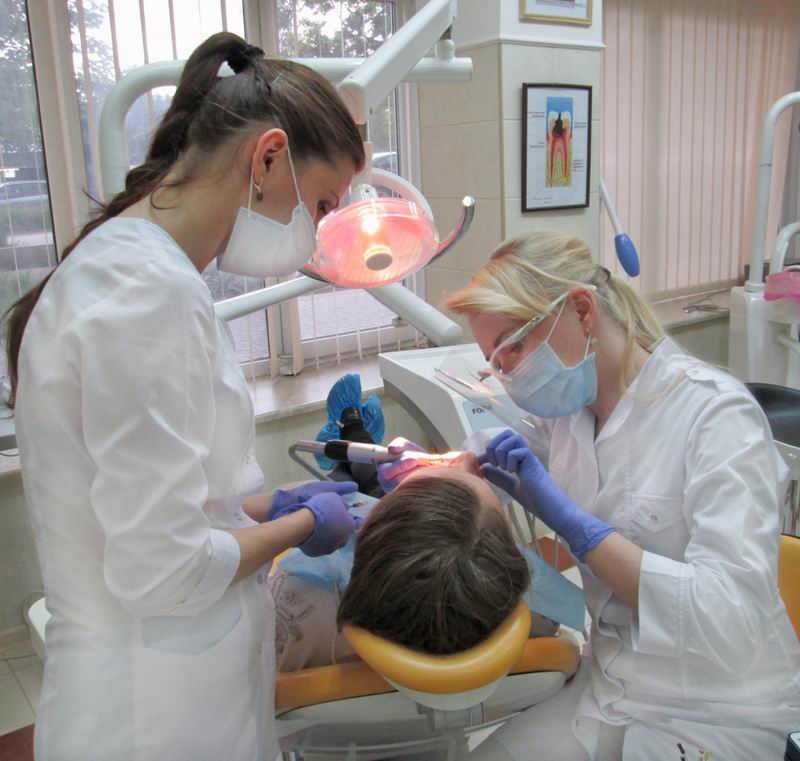стоматологи Симферополя, Крым, лучшие работы по имплантологии, протезированию и ортодонтии, народные стоматологи Крыма